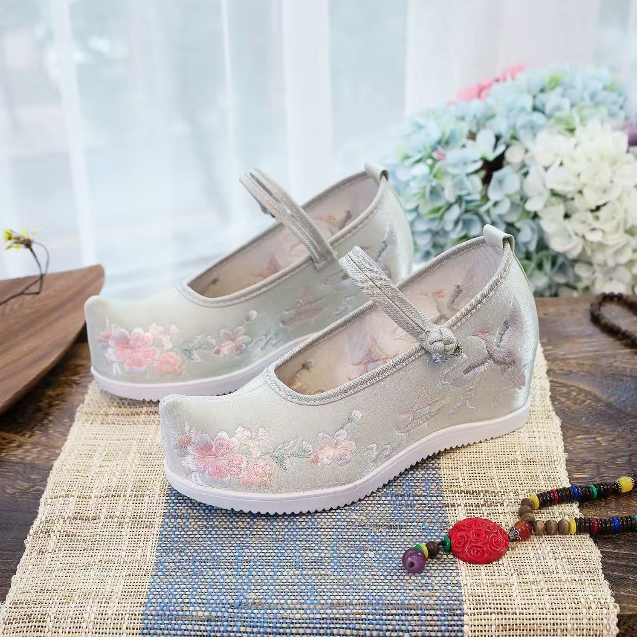 Zapatos bordados internos aume - Embroidery Red reseña y precio