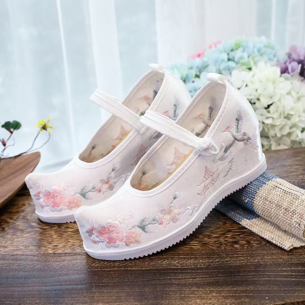 Zapatos bordados internos aume - Embroidery Red reseña y precio